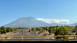 der Vulkan Gunung Agung  ist mit 3031 Metern der höchste Berg der Insel
